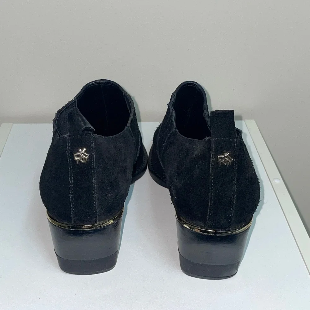 DKNY Black Suede Pointed Toe Western Ankle‎ Booties Block Heel Women's Size 8 - Picture 2 of 8